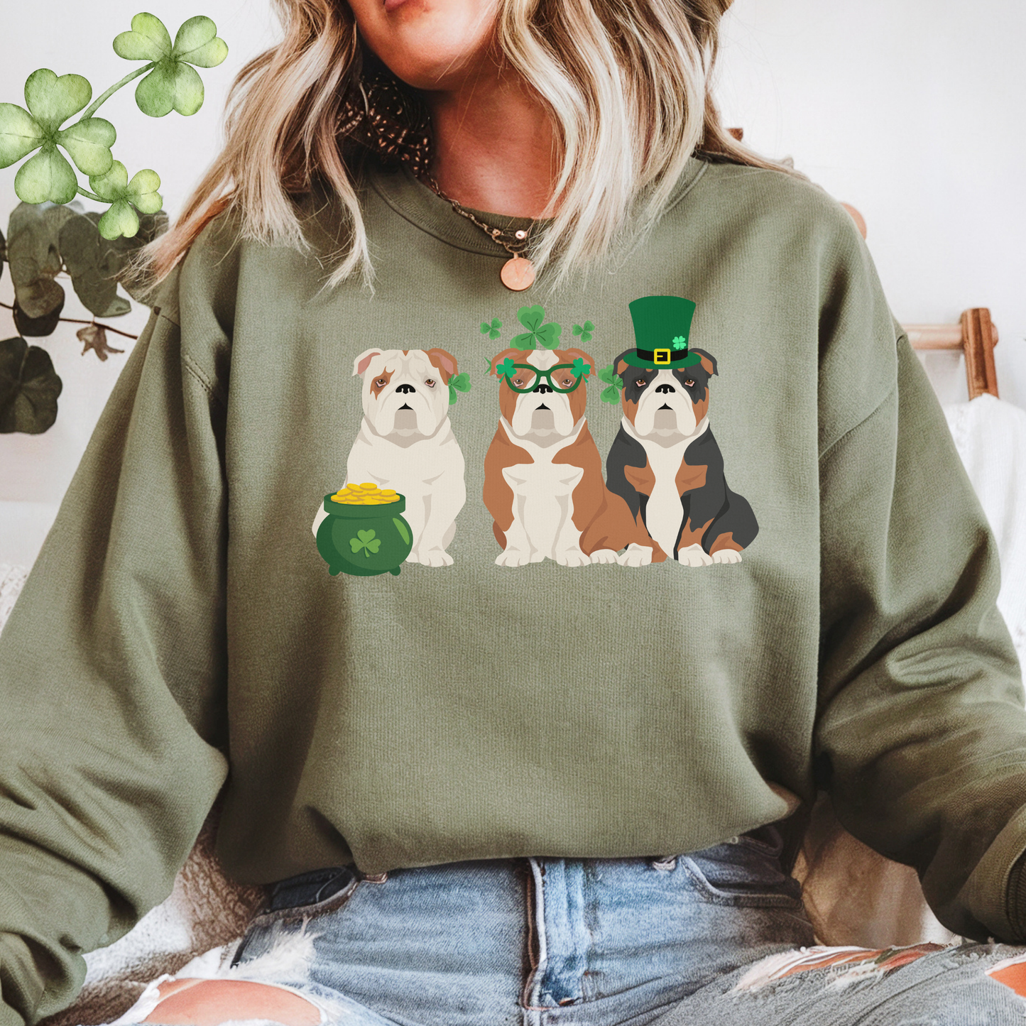 Bulldog Dog St Patricks Day Unisex Heavy Blend Crewneck Sweatshirt, St Pattys day, Cute Dog Mom Gift