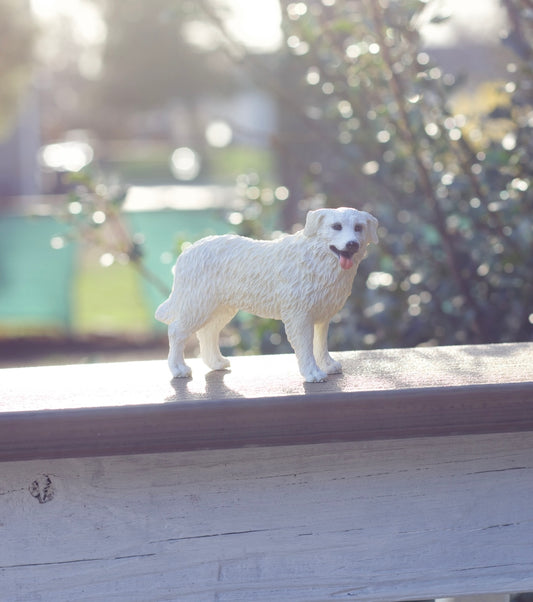 Kuvas Dog Figurine